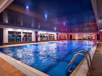 Fitnessfirst W21 Interiors Bath 044